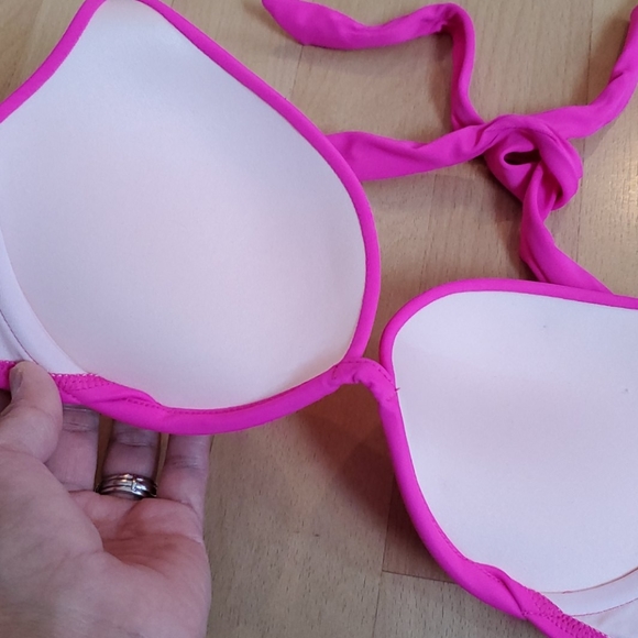 Swimsuit - Picture 2 of 4